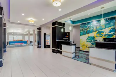Photo 4 - La Quinta Inn & Suites by Wyndham Northlake Fort Worth