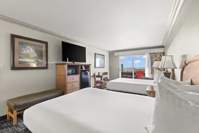 Photo 5 - Surf & Sand Lodge