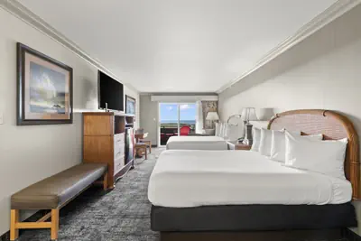 Photo 4 - Surf & Sand Lodge