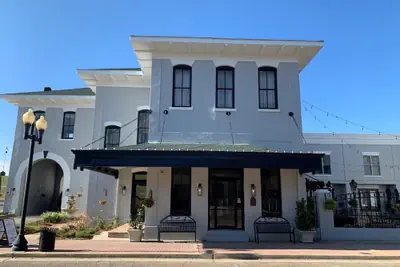 Photo 2 - Hotel 27