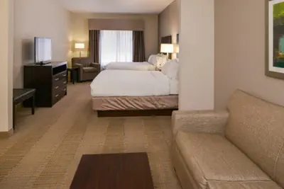 Photo 5 - Holiday Inn Express & Suites Sikeston Southwest by IHG