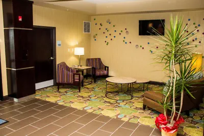 Photo 3 - Holiday Inn Express & Suites Sikeston Southwest by IHG