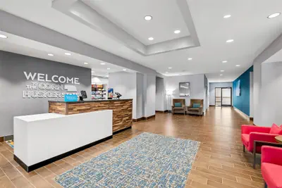 Photo 3 - Hampton Inn Omaha/West Dodge Road (Old Mill)