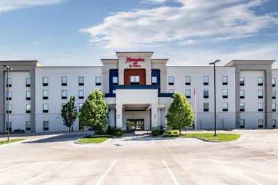 Photo 2 - Hampton Inn Omaha/West Dodge Road (Old Mill)