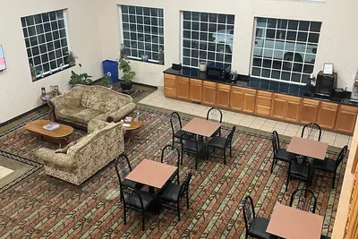 Photo 3 - Super 8 by Wyndham Harrisburg Hershey North