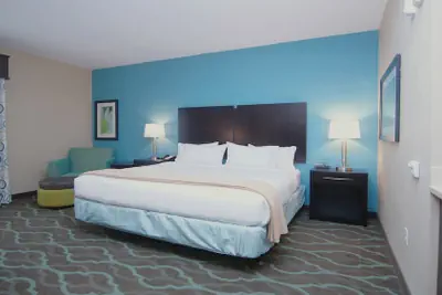 Photo 5 - Holiday Inn Express & Suites Cuero by IHG
