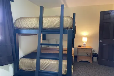 Photo 4 - All Star Inn & Suites