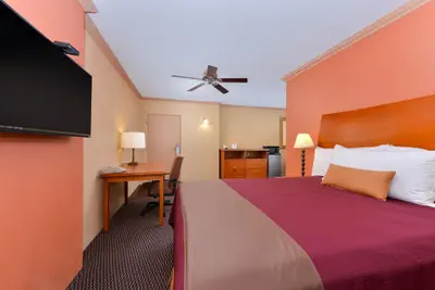 Photo 3 - Americas Best Value Inn Porterville