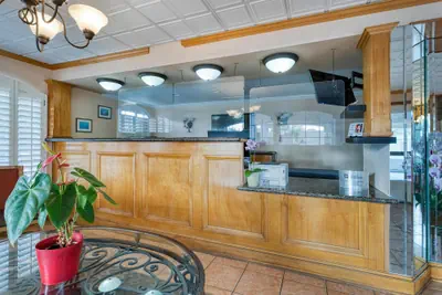 Photo 4 - SureStay Hotel by Best Western Camarillo