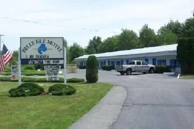Photo 2 - Belle Isle Motel
