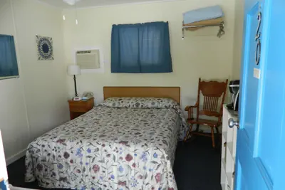 Photo 3 - Belle Isle Motel