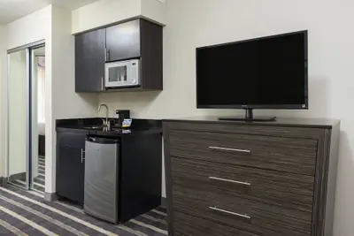 Photo 4 - Holiday Inn Express & Suites Norman by IHG