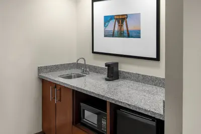 Photo 5 - Hampton Inn & Suites Coconut Creek