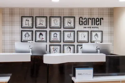 Photo 2 - Garner Hotel Victoria - East by IHG