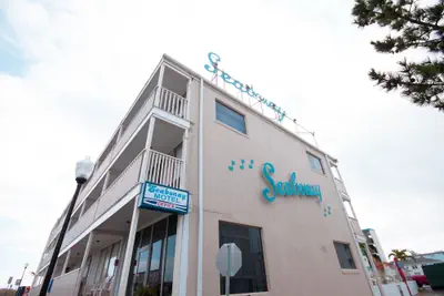 Photo 3 - Seabonay Oceanfront Motel