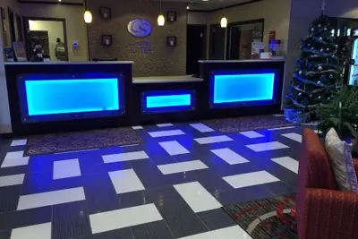 Photo 5 - Comfort Suites Uniontown