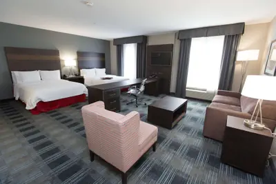 Photo 5 - Hampton Inn & Suites Oklahoma City Airport