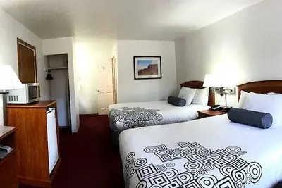 Photo 3 - Austin's Chuckwagon Lodge
