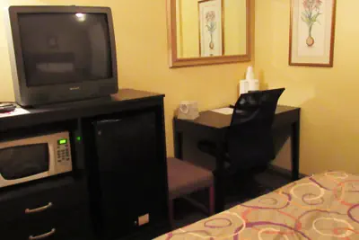 Photo 4 - Red Rock Inn