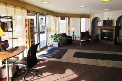Photo 2 - Red Rock Inn