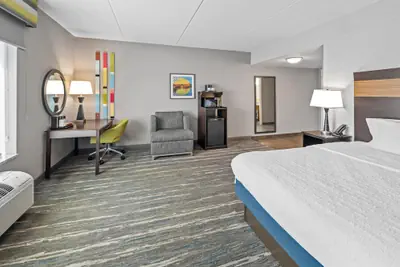 Photo 5 - Hampton Inn & Suites Camp Springs/Andrews AFB