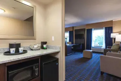 Photo 4 - Hampton Inn & Suites Camp Springs/Andrews AFB