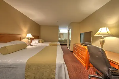 Photo 5 - Burbank Inn and Suites