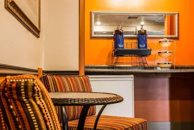Photo 5 - Rodeway Inn Muskegon Airport
