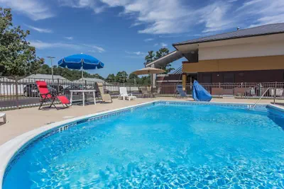 Photo 2 - Quality Inn Pinehurst Area