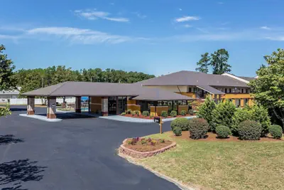 Photo 2 - Quality Inn Pinehurst Area