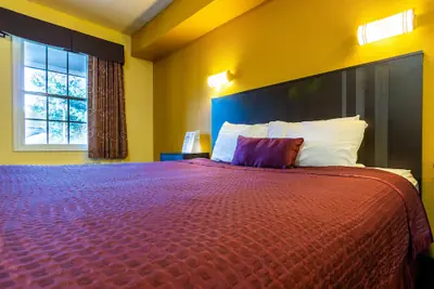 Photo 5 - Executive Inn And Suites