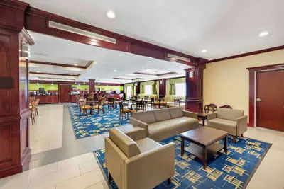 Photo 5 - Best Western Plus Pratt