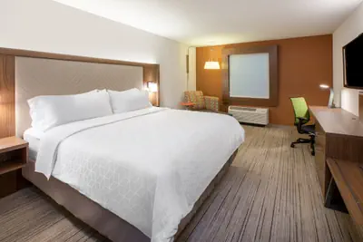 Photo 5 - Holiday Inn Express & Suites Butler by IHG