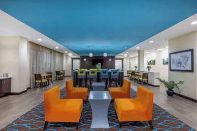 Photo 4 - La Quinta Inn & Suites by Wyndham Artesia