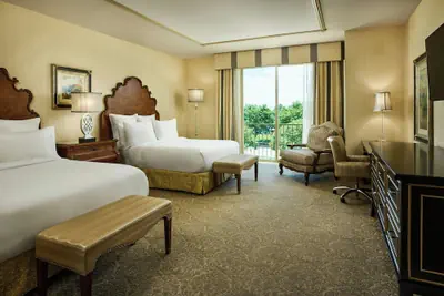 Photo 4 - Woolley’s Classic Suites