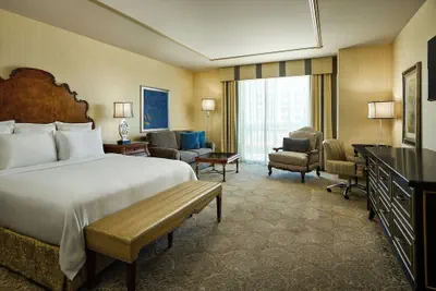 Photo 5 - Woolley’s Classic Suites
