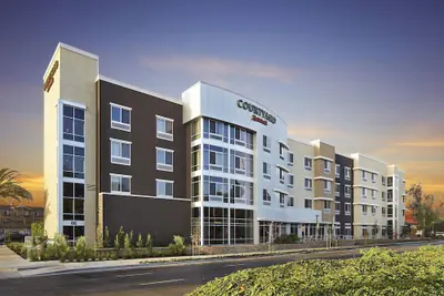 Photo 2 - Courtyard by Marriott Sunnyvale Silicon Valley