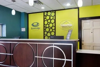 Photo 3 - Econo Lodge Selma - Smithfield