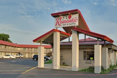 Photo 2 - Romantic Inn & Suites