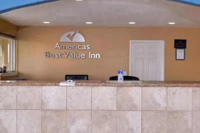 Photo 2 - Americas Best Value Inn Schulenburg