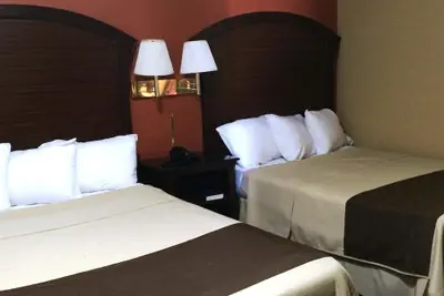 Photo 3 - Americas Best Value Inn Schulenburg