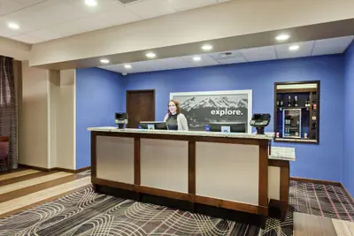 Photo 2 - Hampton Inn Seattle/Everett