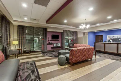 Photo 3 - Hampton Inn Seattle/Everett