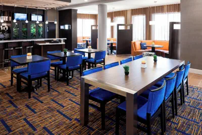 Photo 2 - Courtyard by Marriott Houston North/Shenandoah