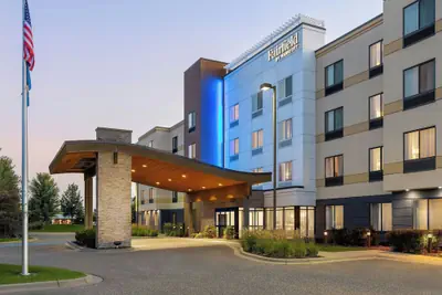 Photo 2 - Fairfield Inn & Suites by Marriott St. Paul Northeast