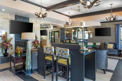 Photo 4 - Best Western Plus Emerald Inn & Suites