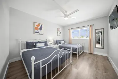 Photo 3 - Bayview Regency Apartments By Lowkl