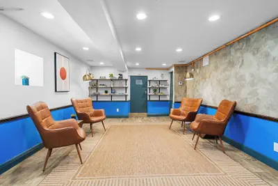 Photo 5 - Nine20 Collins Apartments by Lowkl