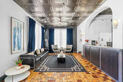 Photo 4 - Nine20 Collins Apartments by Lowkl