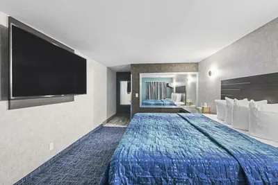 Photo 4 - Hotel Opus Bronx